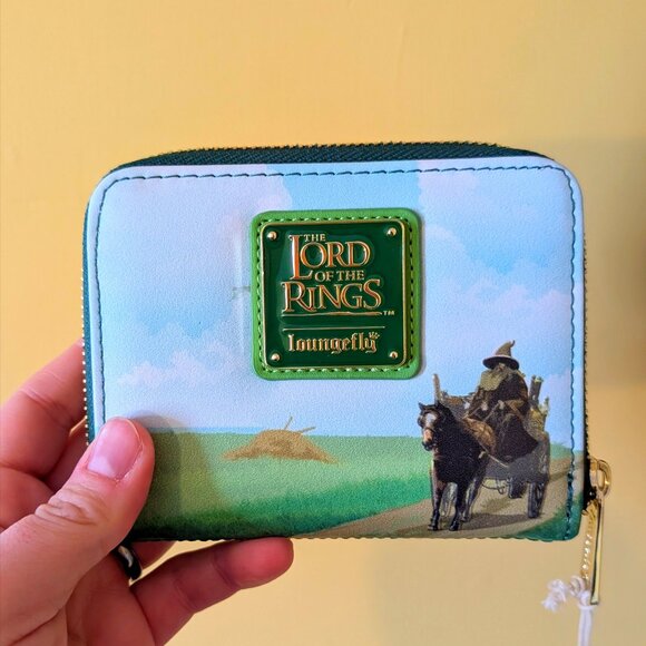 ﾟ｡⋆ Lord of the Rings Wallet from Loungefly ⋆｡ ﾟ - Picture 3 of 6
